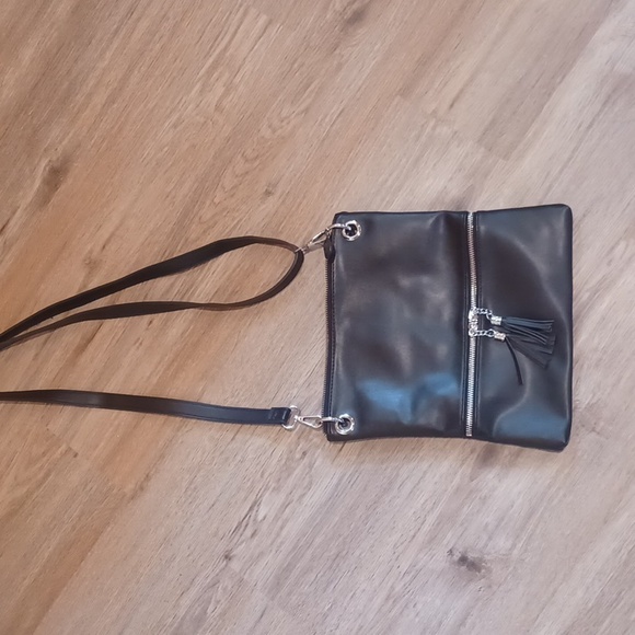 newshows Handbags - Newshows black crossbody.